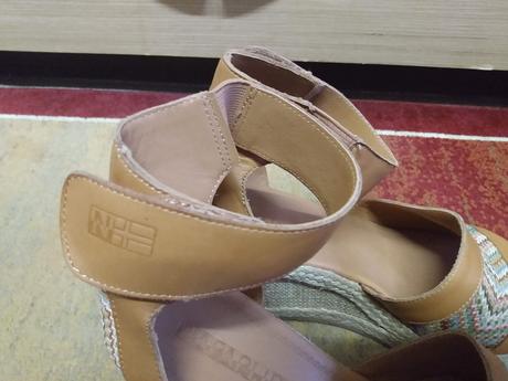 Predám dámske sandále napapijri., 40