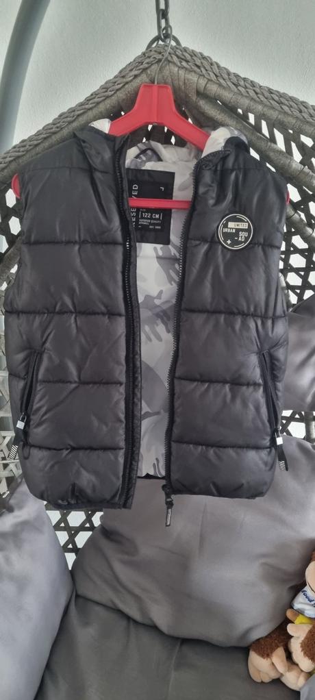 Zateplená vesta 122, reserved,122