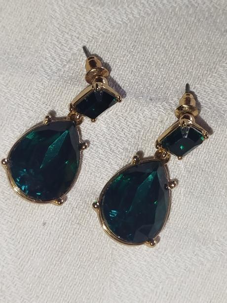 Smaragdové náušnice,