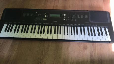 Klávesy yamaha ew 310 s dynamikou, 