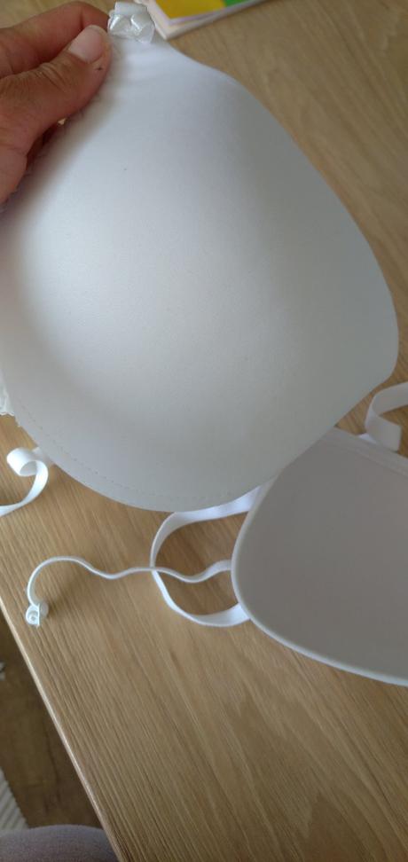 Podprsenka nová, 80