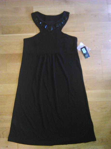 Čierné spoločenské šaty, m