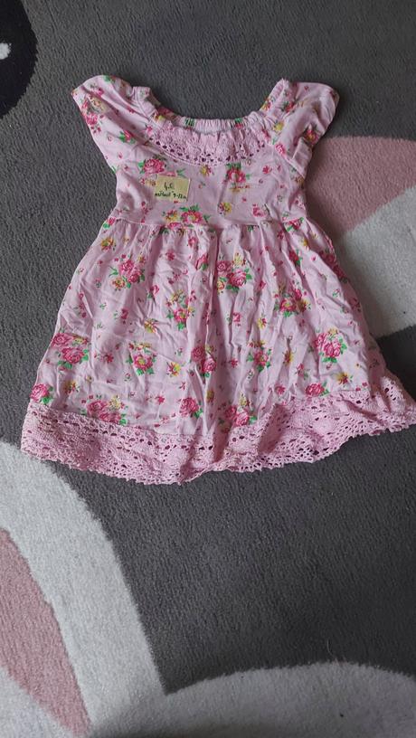 Predám dievčenské šaty veľ.74-80 cm, 74