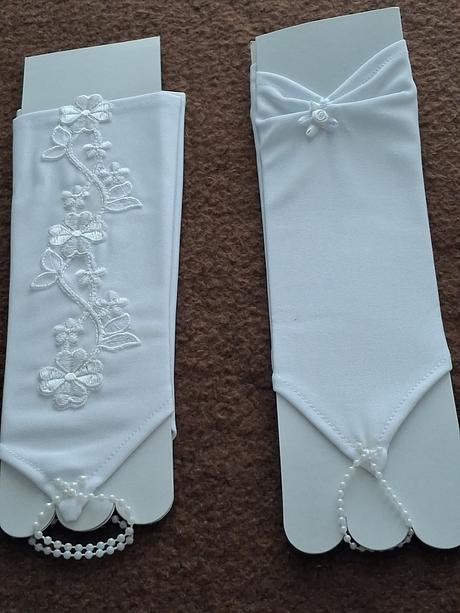 Rukavicve na 1.sv. prijímanie, 74