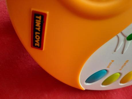 Kololotoč nad postielku,  hrá, toči sa a svieti, 