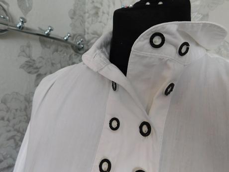 Kvalitna trechten bluzka/kroj, 42