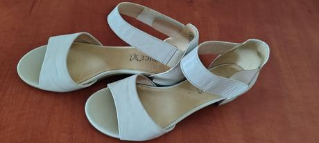 Kožené sandále veľ. 37,5 top stav, tamaris,37