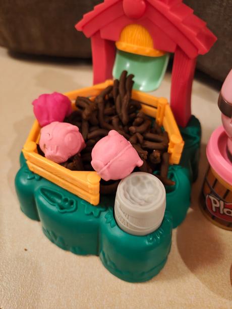 Play-doh farma s prasiatkami, 