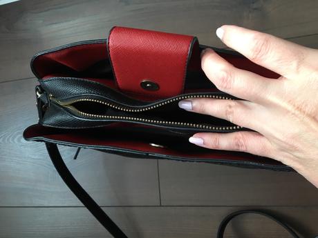 Crossbody kabelka, medicine