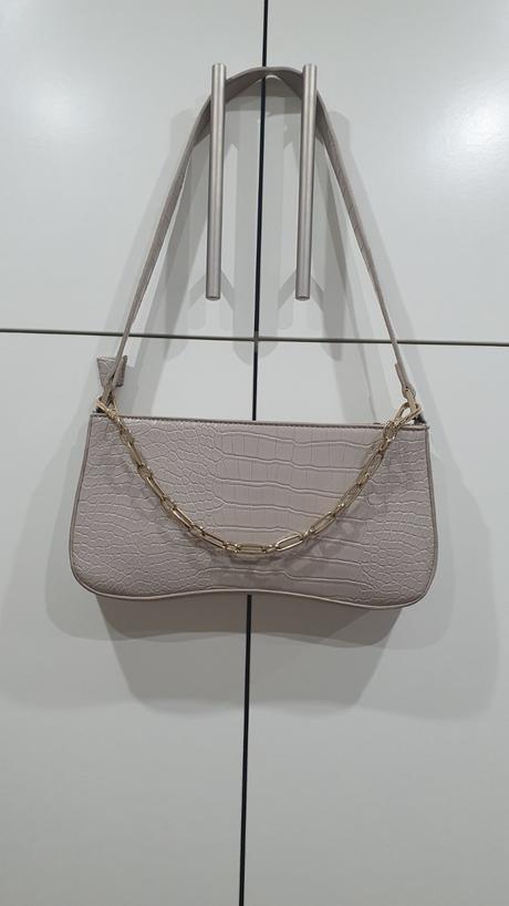 Kabelka reserved, reserved