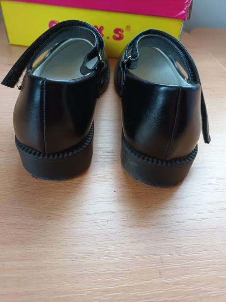 Dievčenské topánky, 31