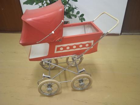 Retro kočík pre bábiky, 