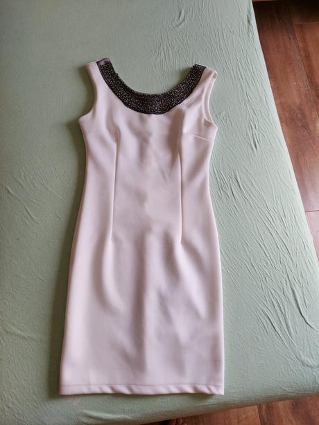 Kokteilove spoločenské šaty, 36