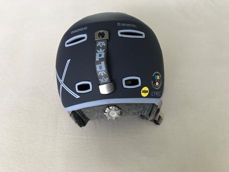 Lyziarska prilba pret lyric, s