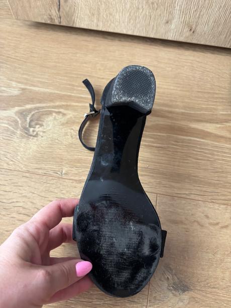 Čierne sandálky, 38