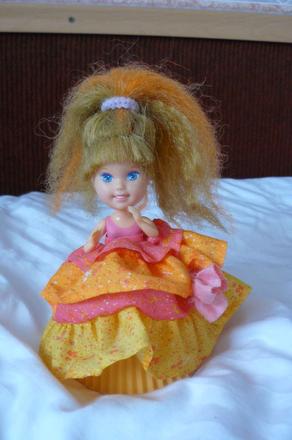 Stará bábika v štýle retro,