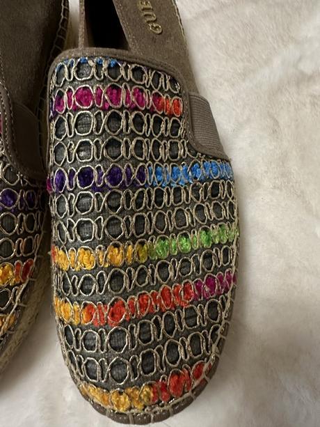 Espadrilky bledohnedé so zlatou niťou vpredu guess, guess,40