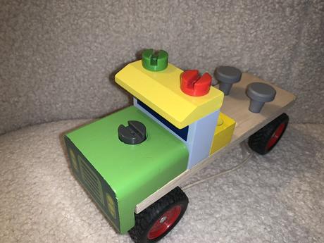 Drevené auto na ťahanie, 