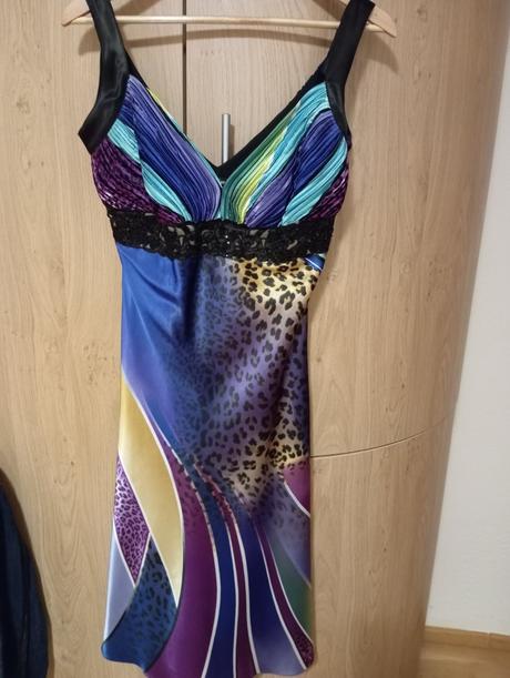 Šaty live forever, 42