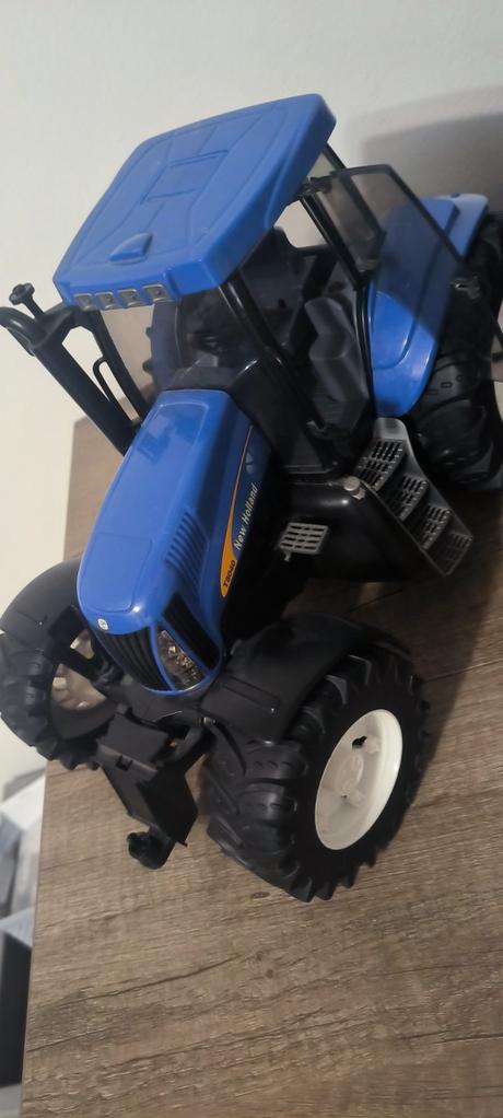Traktor new holland t8040, 