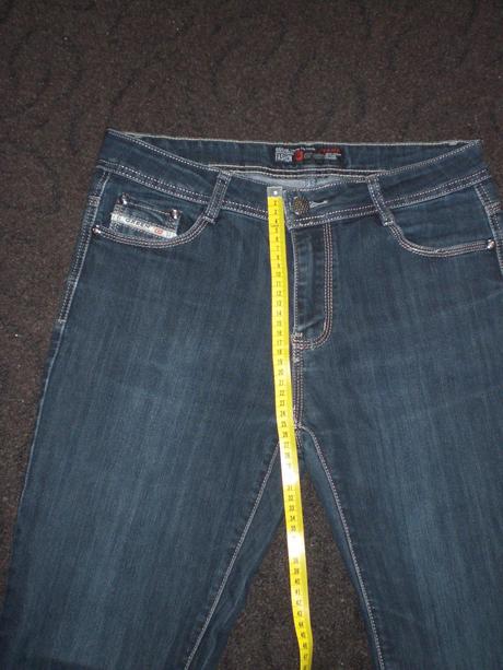 Tmavomodré rifle vel. 30 -zodpovedá 40, top stav, 38