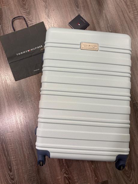 Tommy hilfiger nový velky cestovný kufor, tommy hilfiger