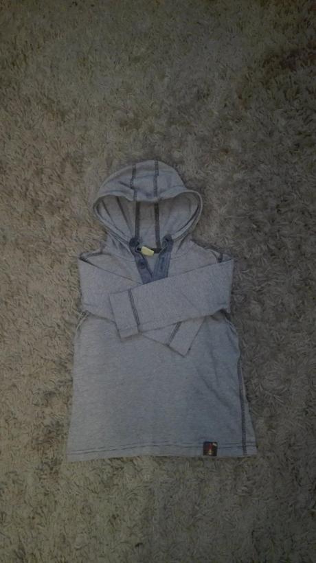 Mikina s kapucnou, 104