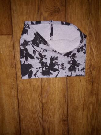 Nakrcnik sedy s kvetmi nenoseny 1,5 az 2,5 roka, 86