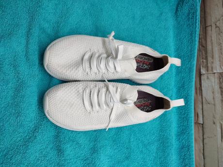 Skechers 37 - dámske biele našuchovacie tenisky, skechers,37
