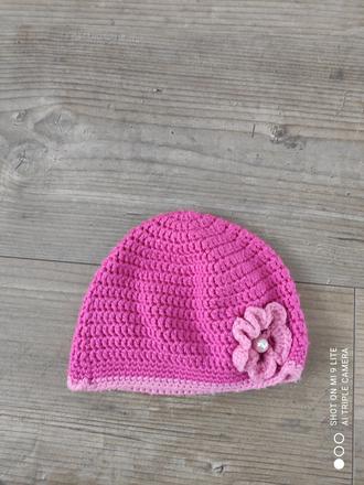 Rucne robena ciapka s kvetinkou, 56