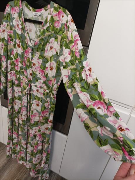 Krásne šaty s kvetmi, reserved,xl