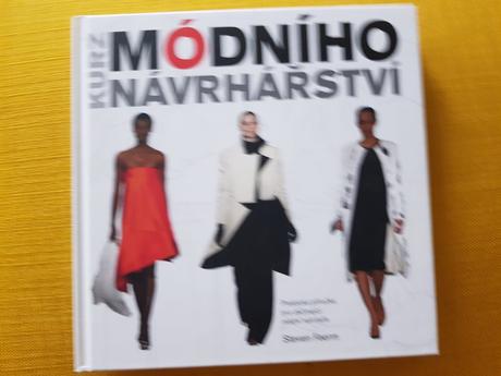 Kniha kurz módneho návrhárstva, 