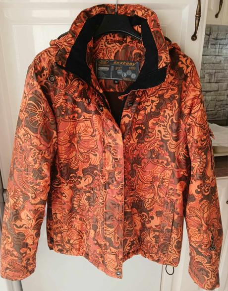 Kvalitná lyžiarska bunda s kapucňou zn.exxtasy, 36