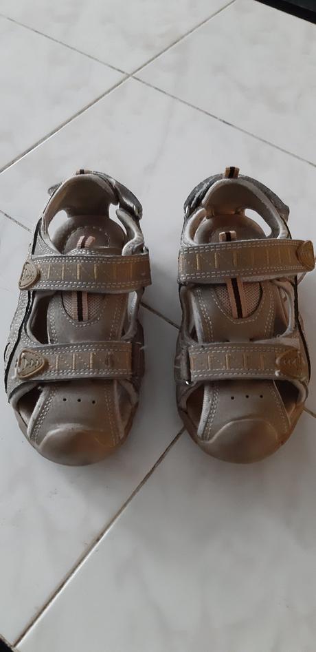 Sandálky, 27
