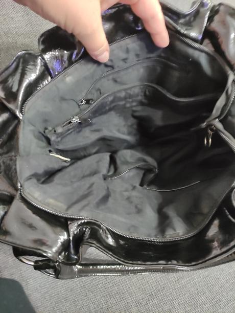 Veľká čierna lakovaná kabelka.., 