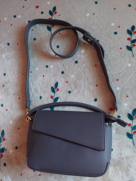 Tmava damska/dievcenska kabelka, reserved