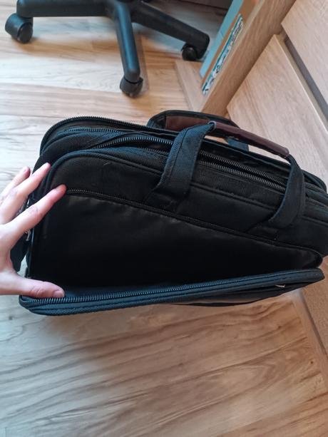 Taška na notebook čierna - business štýl,