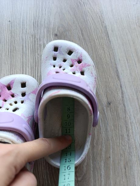 Dievčenské šľapky, 21