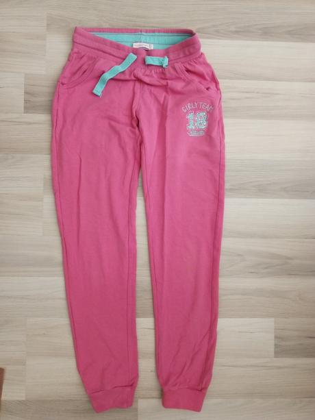 Dievčenské tepláky, piazza italia,152