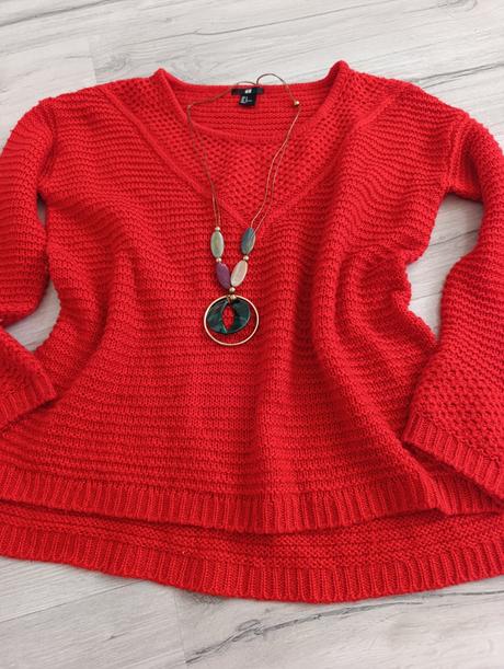 Pekný predĺžený sveter s náhrdelníkom, h&m,l