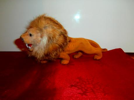 Imitácia leva hračka, 