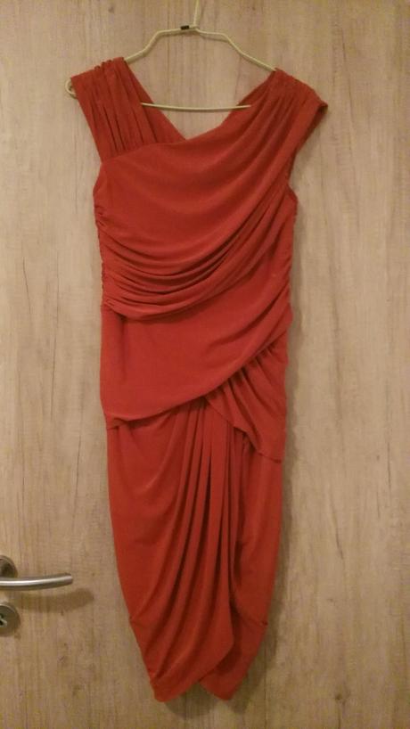 Spoločenské šaty po kolená, 38