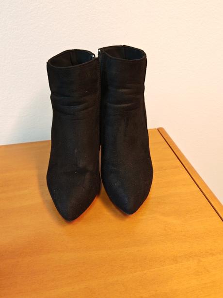 Kotníčky 38 , top, krásne len1,2 x obuté v kancli, 38