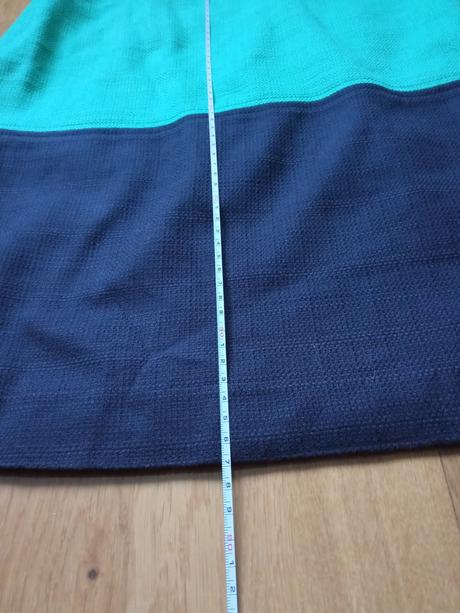 Púzdrové šaty zn. banana republic, m