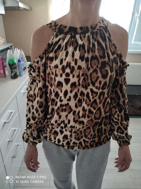 Tigrovana blúzka, m / s