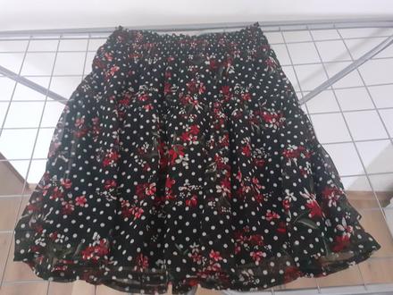 Dievcenska cierna sukna s kvetmi, orsay,164