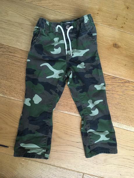 Maskacove nohavice, old navy,92