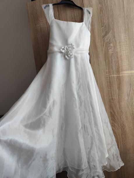 Šaty na 1.sväte prijimanie, 140