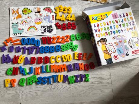 Magneticka abeceda a čísla, 