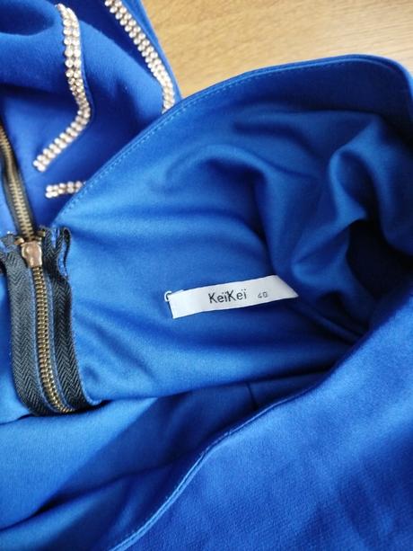 Spoločenské šaty, l